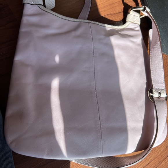 Coach Penelope crossbody bag with a lavender leather exterior - Picture 4 of 9